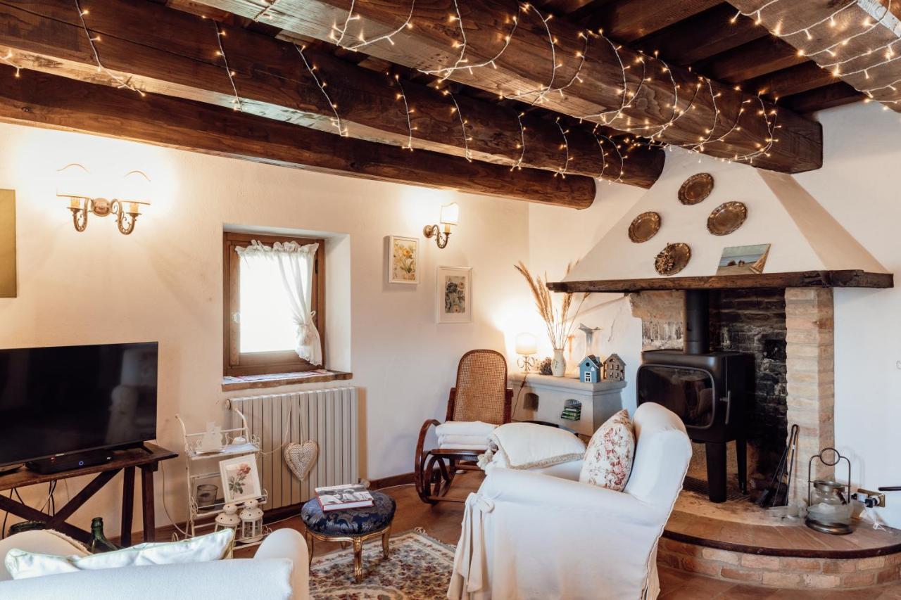B&B Casatorre Saludecio エクステリア 写真